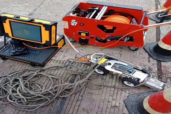 新荣CCTV管道检测机器人