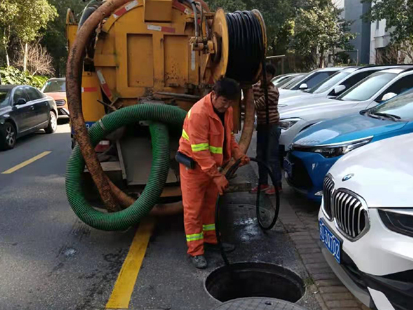 新荣排污管道清淤