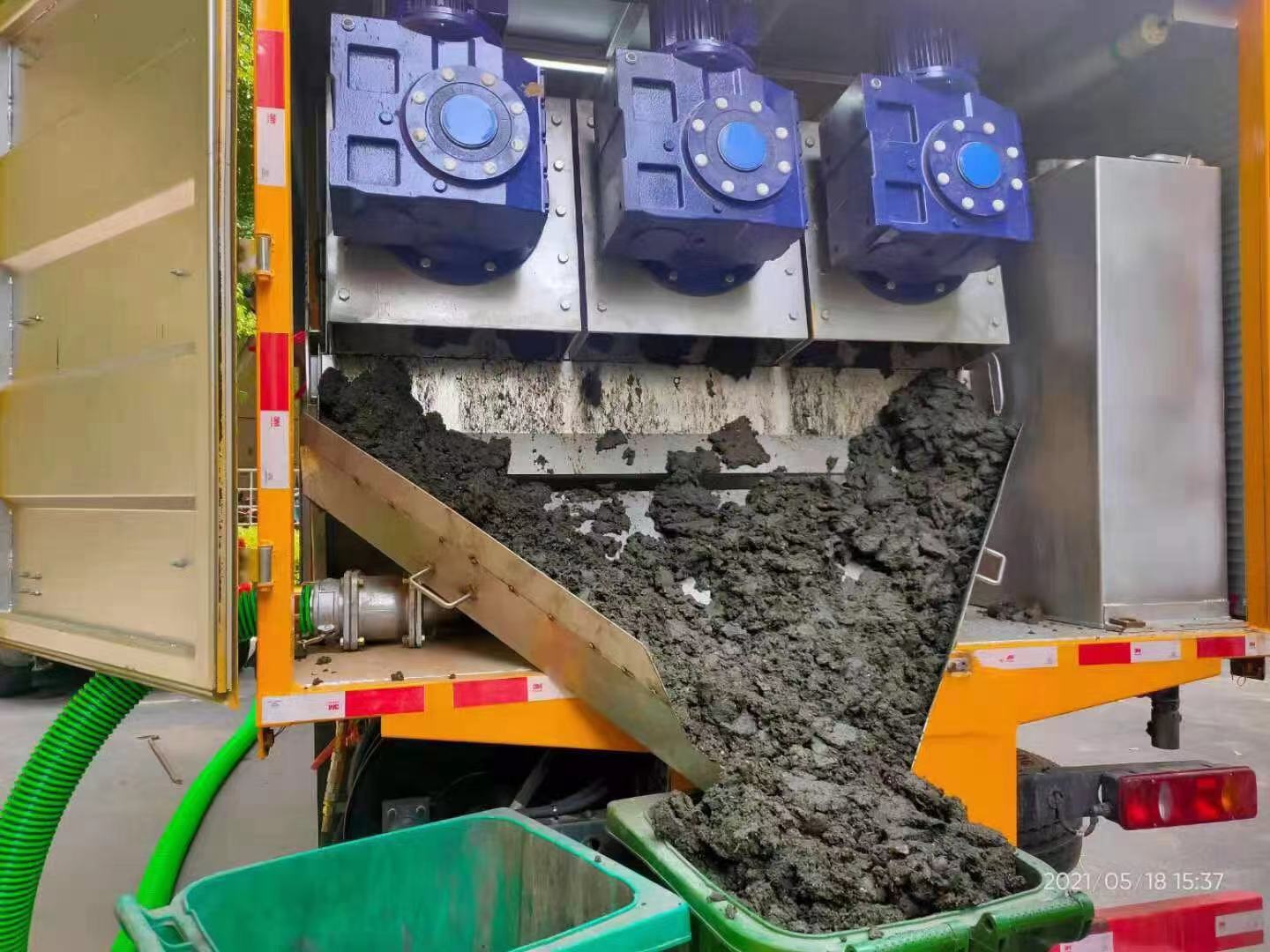 新荣化粪池清掏城市维护站-泥浆净化干湿分离处理